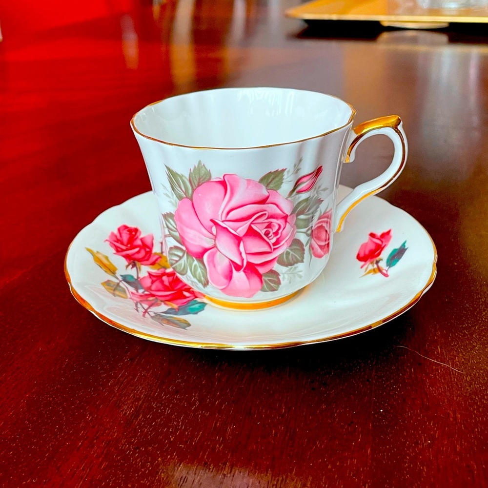Country English Cottage Rose Royal London Bone China